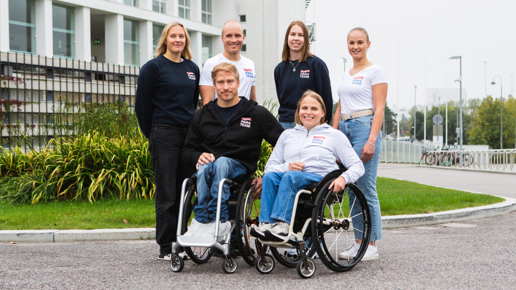 A group photo of the six athletes of the Jalostaja Para Team.